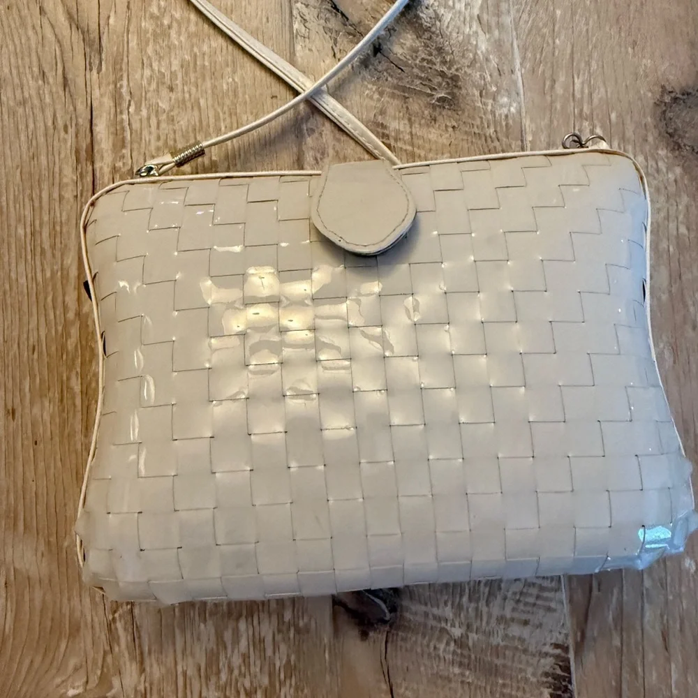 Vintage White Woven Crossbody Bag